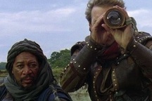 Càng nhiều “sạn”, phim bom tấn càng “hút” fans