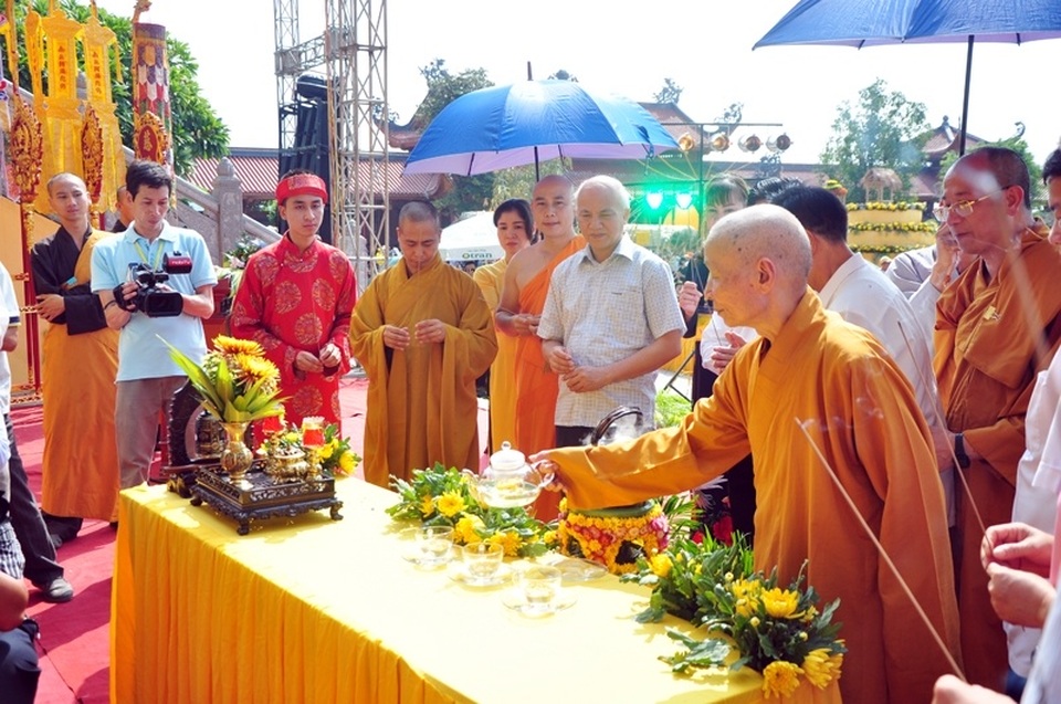 Quảng Ninh: Lễ hội hoa cúc chùa Ba Vàng 2020- Vì miền Trung thân yêu - 2 Quảng Ninh: Lễ hội hoa cúc chùa Ba Vàng 2020- Vì miền Trung thân yêu - 2