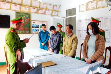 Kế toán Phòng Giáo dục và Đào tạo nhận hối lộ