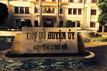 Kỷ luật khiển trách Trưởng và Phó ban Tổ chức Huyện ủy Chư Sê