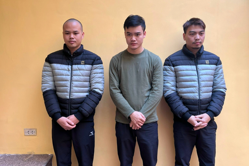 Phát hiện hơn 100 tấn sách giả ở Hà Nội - 1 Phát hiện hơn 100 tấn sách giả ở Hà Nội - 1