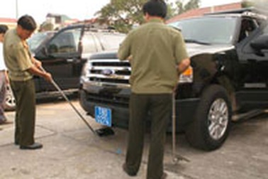 Kiểm tra an ninh cho xe APEC