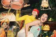 Dàn Hoa hậu hào hứng chơi đập niêu, đi cà kheo "du xuân" cùng Vũ Thu Phương