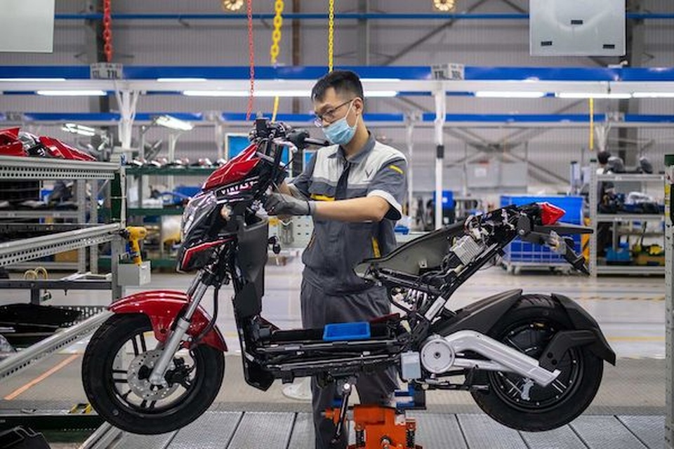 Bloomberg: Xe máy điện VinFast hướng tới tương lai của giao thông xanh tại Việt Nam - 1 Bloomberg: Xe máy điện VinFast hướng tới tương lai của giao thông xanh tại Việt Nam - 1