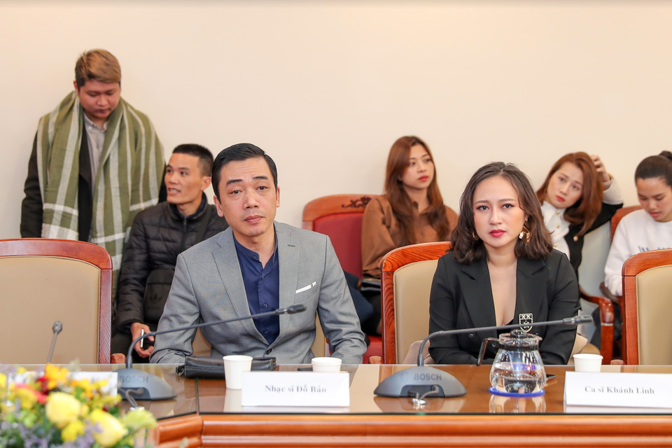 Dế Choắt nhận giải Nghệ sĩ mới, Tùng Dương lập hat-trick tại giải Cống hiến - 5 Dế Choắt nhận giải Nghệ sĩ mới, Tùng Dương lập hat-trick tại giải Cống hiến - 5