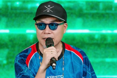 Bức Tường, Chillies hòa giọng cùng hàng ngàn khán giả xem World Cup 2026