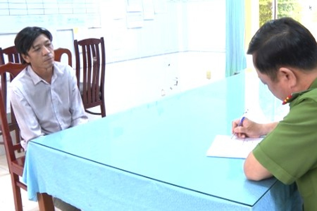 Tên cướp bị bắt sau 20 năm trốn truy nã - 1 Tên cướp bị bắt sau 20 năm trốn truy nã - 1