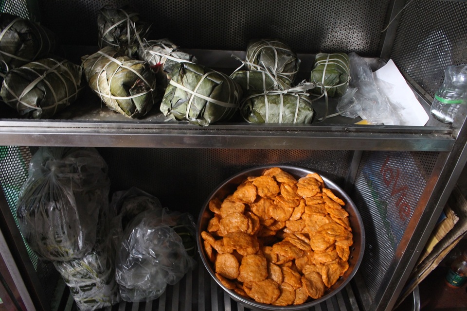 Báu vật giúp hàng giò chả nức tiếng phố cổ Hà Nội đông khách suốt 40 năm - 10