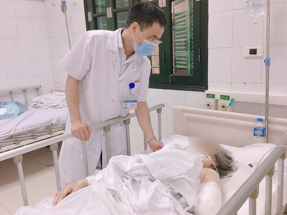 Hà Nội: Chó Bully nặng 30kg tấn công, bệnh nhân phải cắt bỏ tay tổn thương - 1 Hà Nội: Chó Bully nặng 30kg tấn công, bệnh nhân phải cắt bỏ tay tổn thương - 1