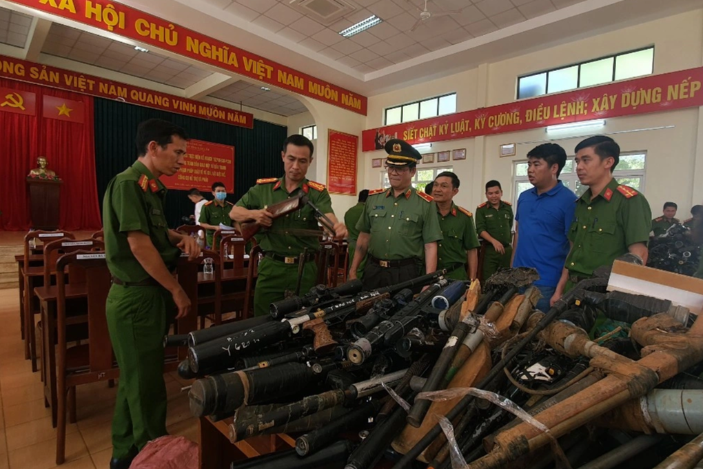 Công an Đắk Lắk thu hơn 4.500 vũ khí do người dân giao nộp - 1 Công an Đắk Lắk thu hơn 4.500 vũ khí do người dân giao nộp - 1