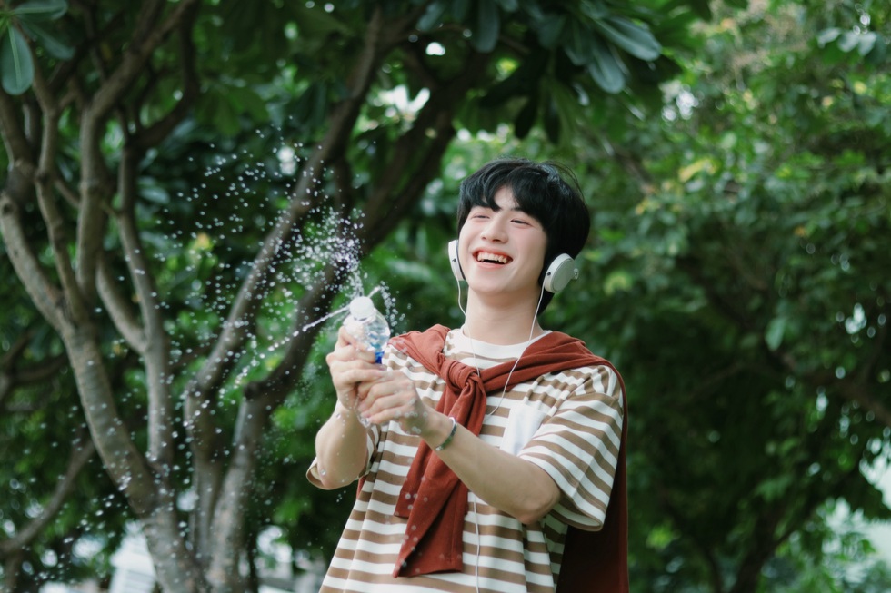 Nam sinh ĐH Sư phạm bất ngờ nổi tiếng chỉ sau một buổi trưa - 3 Nam sinh ĐH Sư phạm bất ngờ nổi tiếng chỉ sau một buổi trưa - 3