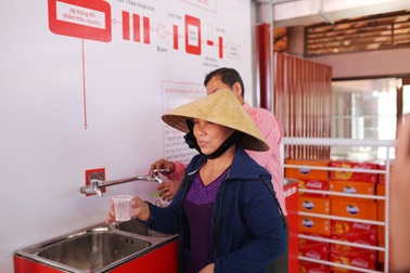 Cung cấp nước sạch và truy cập internet miễn phí tại cầu ngói Thanh Toàn