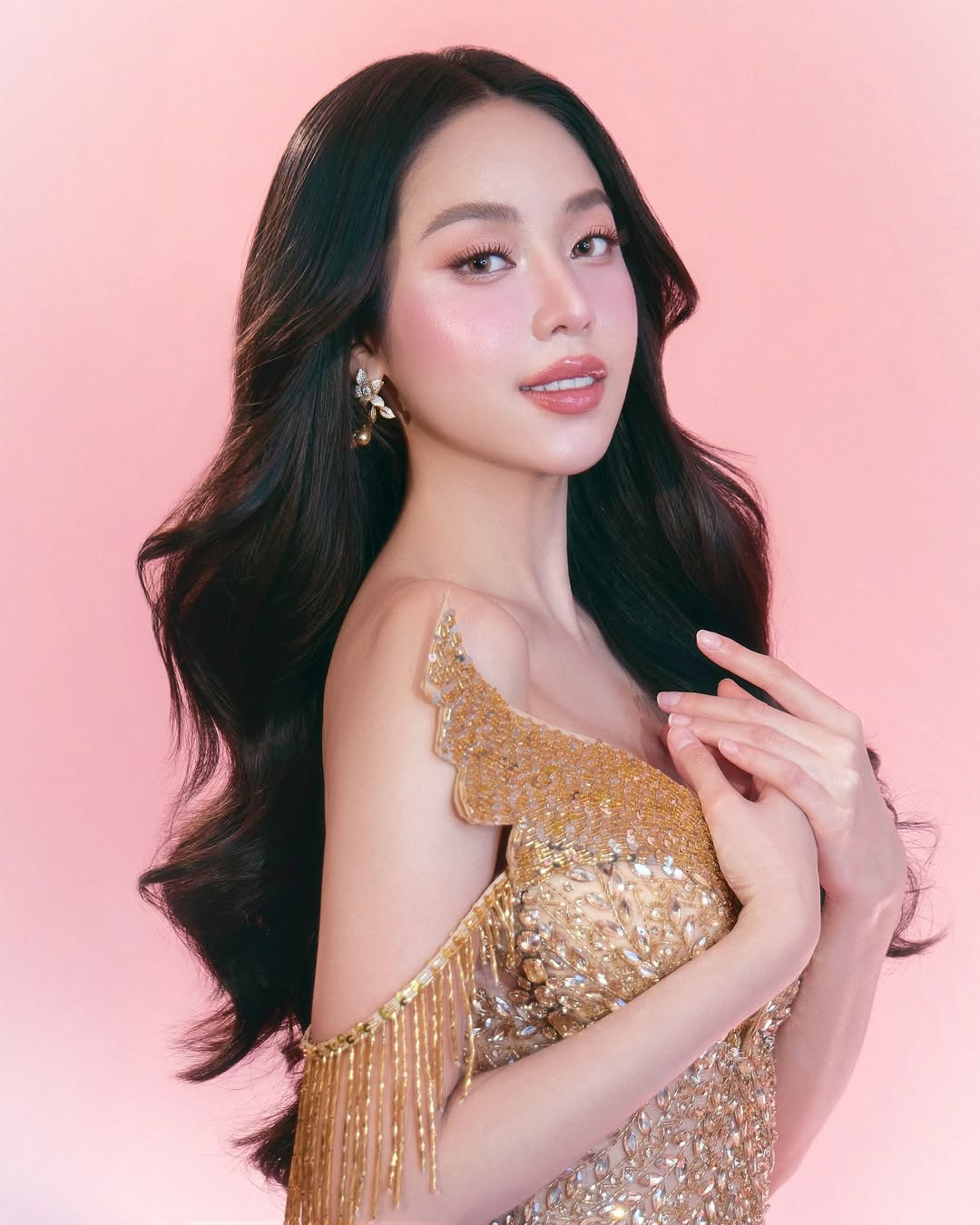 مزيد من المعلومات الجدل - 9 Hoa hậu Thanh Thủy có diện mạo khác lạ khi ở Mỹ, gây tranh luận trái chiều - 9