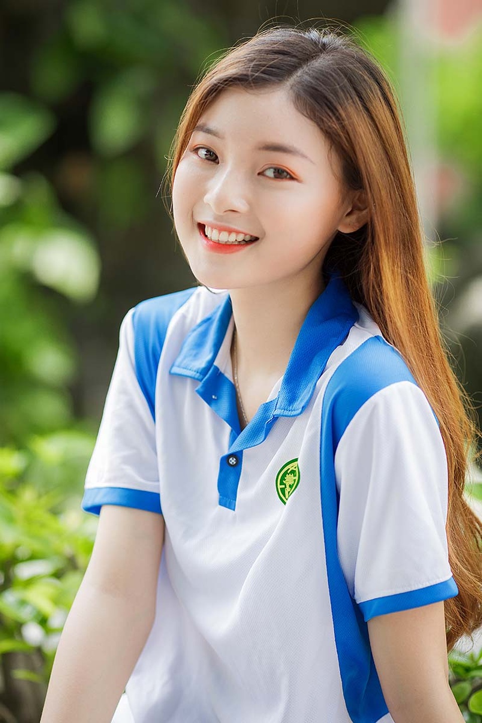 Á khôi Tài sắc Việt Nam đẹp rạng ngời trong bộ đồng phục giản dị - 6
