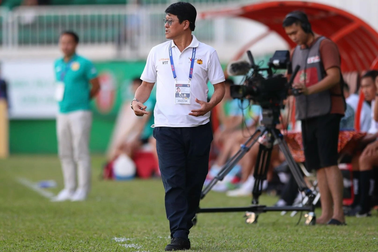 HLV Vũ Tiến Thành: "Không ai xuất sắc hơn thủ môn Bùi Tiến Dũng"