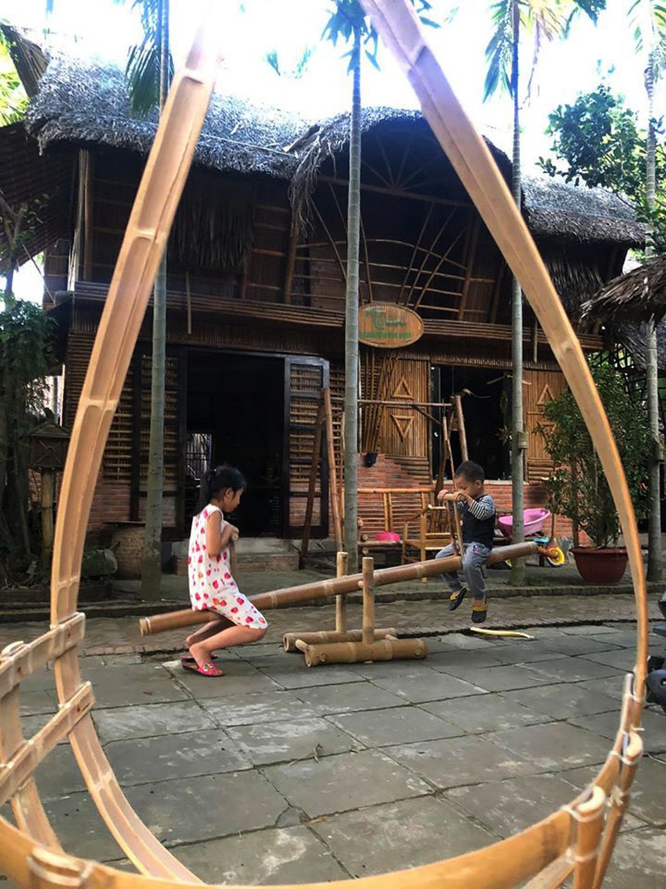 Ngôi nhà độc đáo làm bằng tre và dừa ở Hội An - 10 Ngôi nhà độc đáo làm bằng tre và dừa ở Hội An - 10