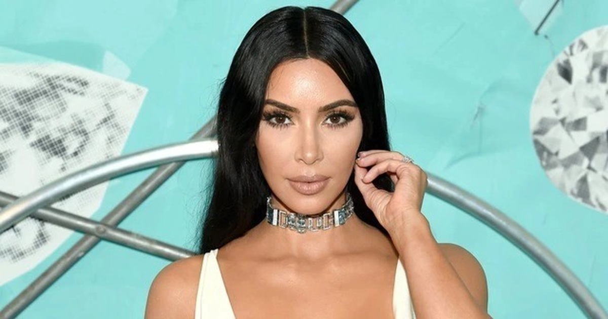 Kim Kardashian: Từ bóng dáng Kanye West đến biểu tượng thời trang độc lập 16 Kim Kardashian: Từ bóng dáng Kanye West đến biểu tượng thời trang độc lập