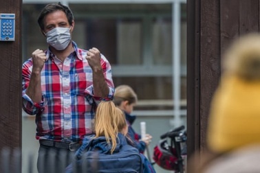 Anh: Vui, buồn khi học sinh trở lại trường