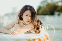 Ngỡ ngàng chàng trai Sài Gòn có tóc dài xinh như thiếu nữ