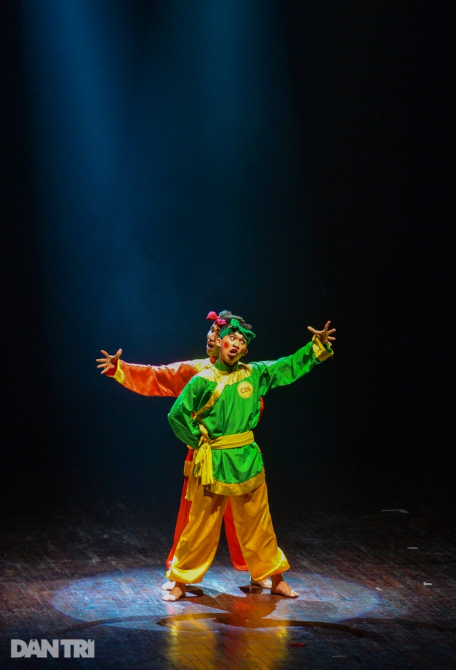 “Súy Vân”, “Hề chèo” thu hút người xem đêm diễn Tài năng múa - 9 “Súy Vân”, “Hề chèo” thu hút người xem đêm diễn Tài năng múa - 9