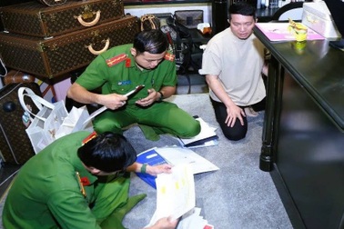 Công an đề nghị người dân cung cấp mỹ phẩm của công ty chồng Đoàn Di Băng