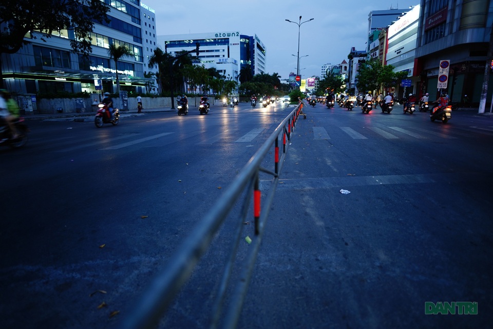 Nhịp sống “bình thường” trước khi lệnh cách ly hết hiệu lực - 10 Nhịp sống “bình thường” trước khi lệnh cách ly hết hiệu lực - 10