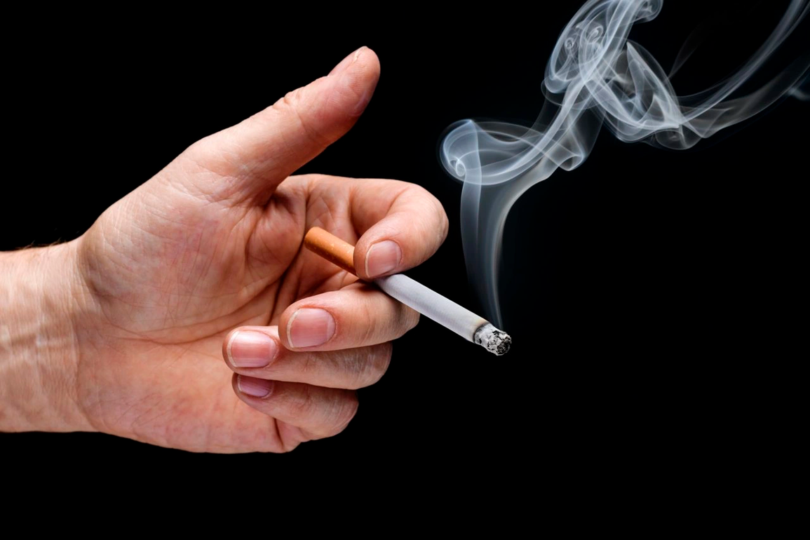 Người hút thuốc lá mắc ung thư thường có 4 điểm chung này - 1 Người hút thuốc lá mắc ung thư thường có 4 điểm chung này - 1