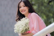 Cựu nữ sinh xinh xắn, sở hữu bảng điểm xứng danh “con nhà người ta”