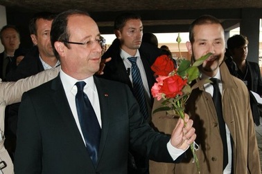 Đảng Xã hội của Tổng thống Pháp thắng áp đảo trong bầu cử quốc hội