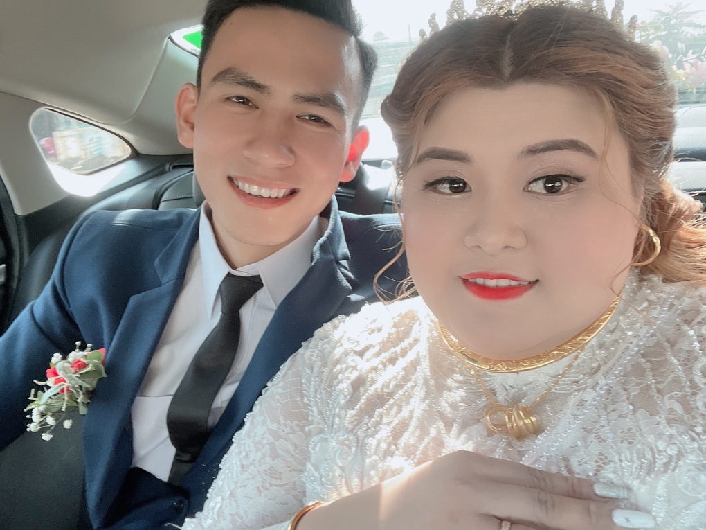 Chuyện tình đũa lệch của chàng shipper điển trai và cô nàng 100kg - 4 Chuyện tình đũa lệch của chàng shipper điển trai và cô nàng 100kg - 4