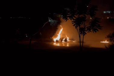 Xe đầu kéo container cháy rụi trong hầm chui ở TPHCM