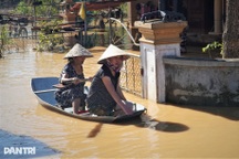 Bộ Chính trị: Khẩn trương ứng phó bão số 11 vào Việt Nam cuối tuần này