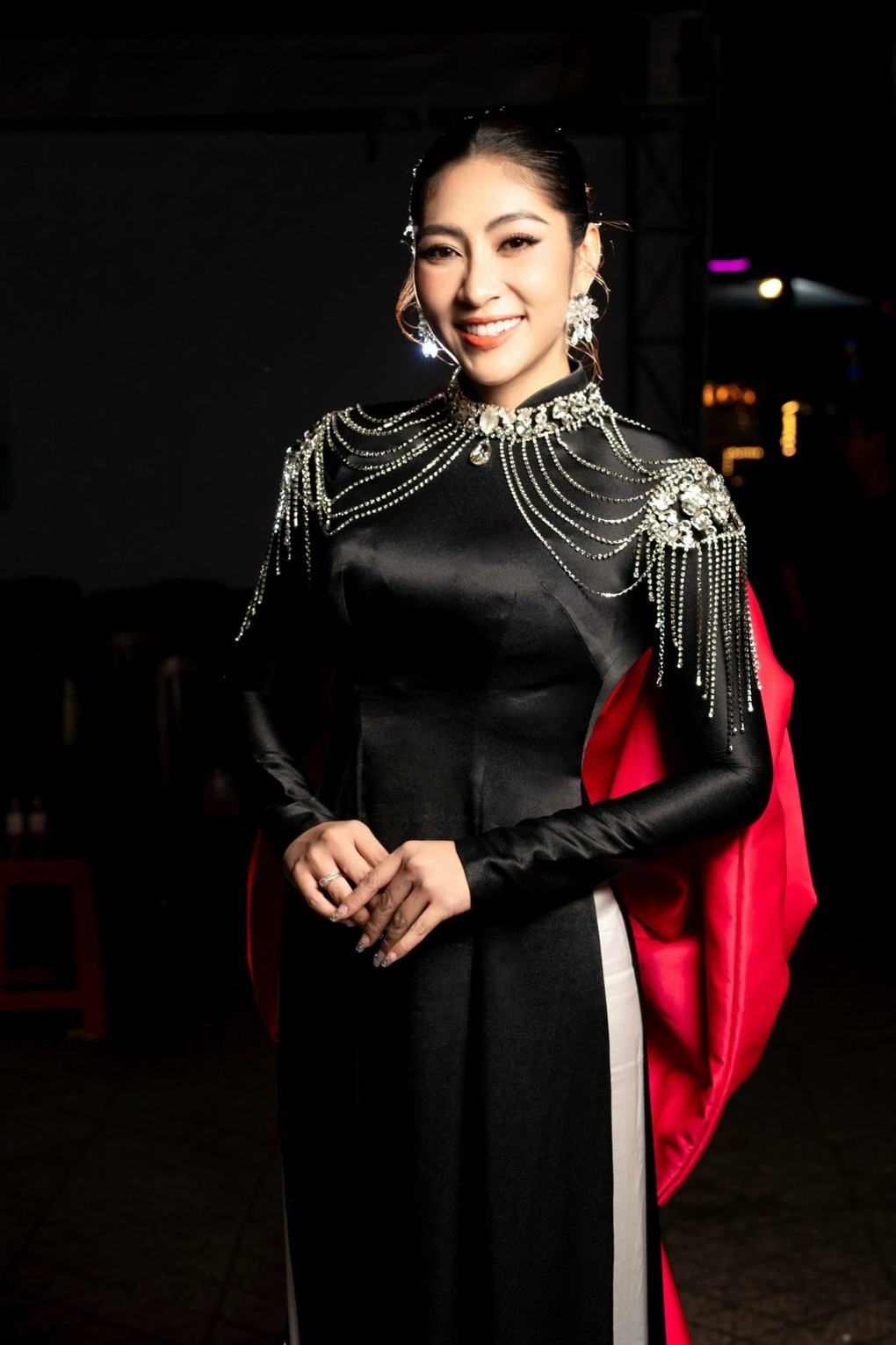Đặng Thu Thảo tái xuất, diễn vedette trong show của NTK Nguyễn Minh Long - 2 Đặng Thu Thảo tái xuất, diễn vedette trong show của NTK Nguyễn Minh Long - 2