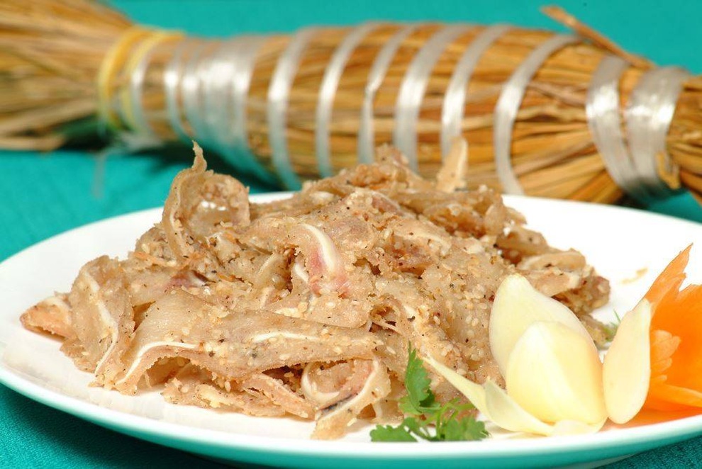 Món ăn miền Trung có tên gọi lạ, gói trong rơm khô hút khách sành ăn - 3 Món ăn miền Trung có tên gọi lạ, gói trong rơm khô hút khách sành ăn - 3