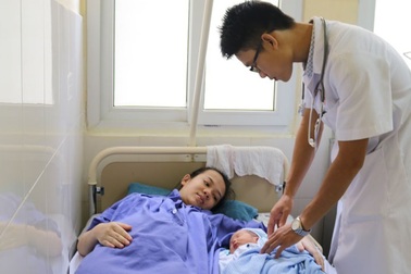 Hi hữu sản phụ mắc bệnh hiếm tắc mạch sau mổ được cứu sống