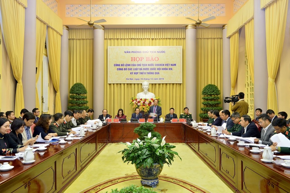 Bộ trưởng Lao động: “Lương của tôi chuyển thẳng vợ kiểm soát càng tốt!” - 2 Bộ trưởng Lao động: “Lương của tôi chuyển thẳng vợ kiểm soát càng tốt!” - 2