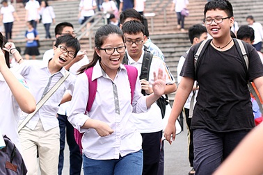 Hà Nội: Đề Ngoại ngữ vừa sức, TPHCM: Đề Toán khó hơn năm ngoái