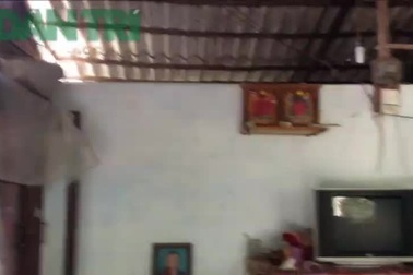 Cô học trò mồ côi cha, nuôi mẹ tai biến nhưng vẫn học giỏi