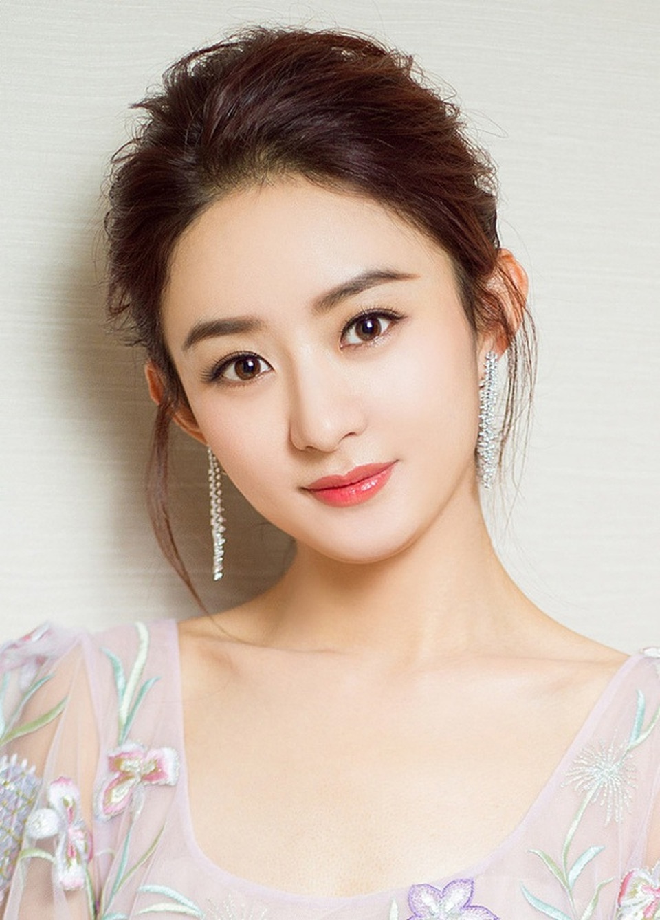 Vợ chồng Triệu Lệ Dĩnh và Phùng Thiệu Phong giàu thế nào? - 1 Vợ chồng Triệu Lệ Dĩnh và Phùng Thiệu Phong giàu thế nào? - 1