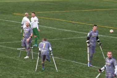 Bàn thắng nhận giải Puskas của cầu thủ khuyết tật Marcin Oleksy