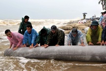 Huy động cả trăm người ứng cứu bờ biển Cửa Đại