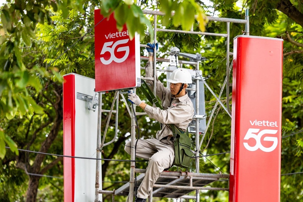 2 सितंबर को परेड, मार्च और कार्यक्रमों की श्रृंखला की सेवा के लिए विएटेल का 5G नेटवर्क सुचारू रूप से संचालित होता है। 5G Viettel thông suốt phục vụ lễ diễu binh, diễu hành và chuỗi sự kiện 2/9 - 2