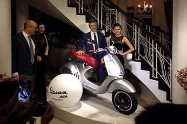 Vespa 946 Bellissima có giá 365 triệu đồng