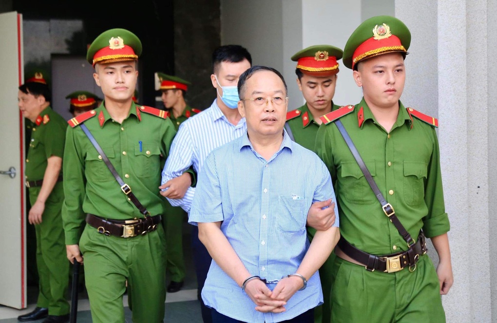 Nhật ký xét xử chuyến bay giải cứu: Lý lẽ chối tội của cựu điều tra viên - 2 Nhật ký xét xử chuyến bay giải cứu: Lý lẽ chối tội của cựu điều tra viên - 2