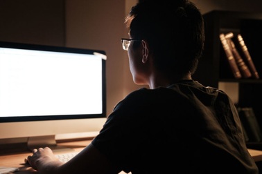 Làm việc ban đêm nguy hại thế nào?