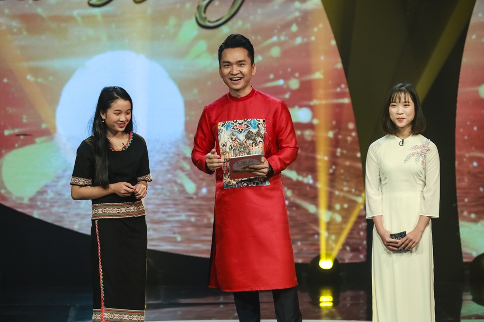 MC Hạnh Phúc xúc động kể lại kỷ niệm khóc cười khi dẫn chương trình - 7 MC Hạnh Phúc xúc động kể lại kỷ niệm khóc cười khi dẫn chương trình - 7