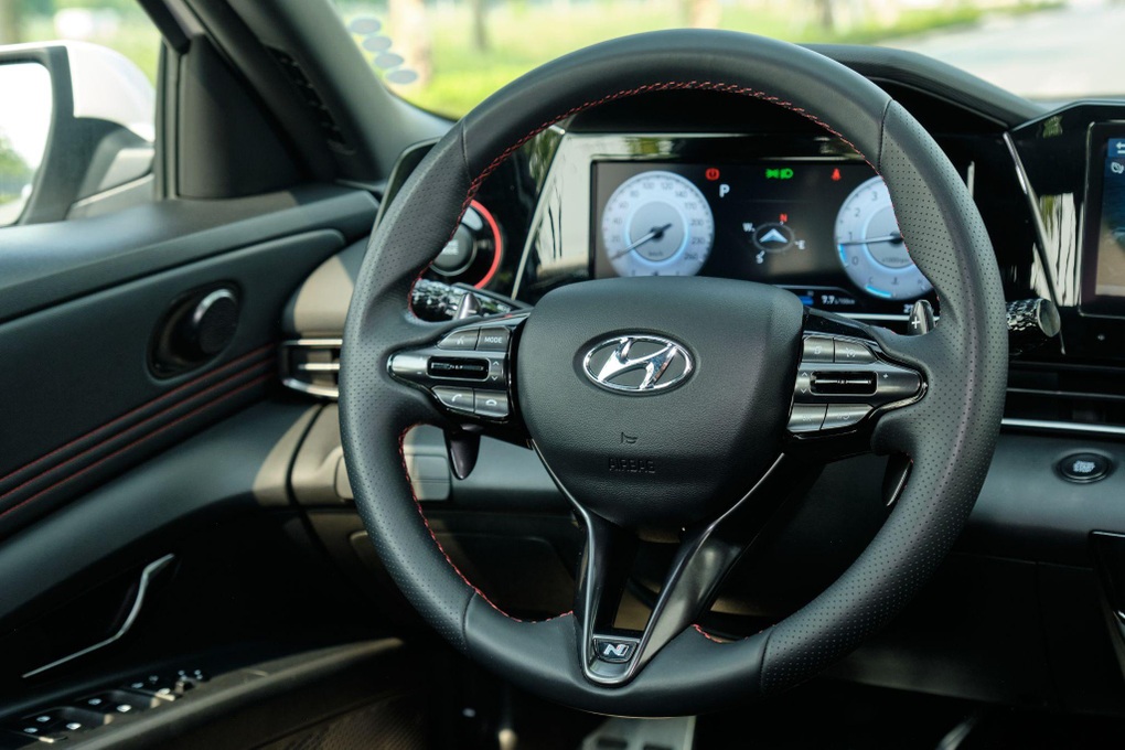 Trải nghiệm chi tiết Hyundai Elantra N-Line 2023: lái thú vị, đủ dính ghế - 11 Trải nghiệm chi tiết Hyundai Elantra N-Line 2023: lái thú vị, đủ dính ghế - 11