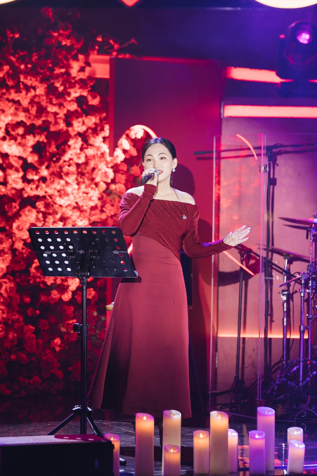 Nguyên Hà lần đầu đứng chung sân khấu, song ca ăn ý cùng Vũ - 2 Nguyên Hà lần đầu đứng chung sân khấu, song ca ăn ý cùng Vũ - 2