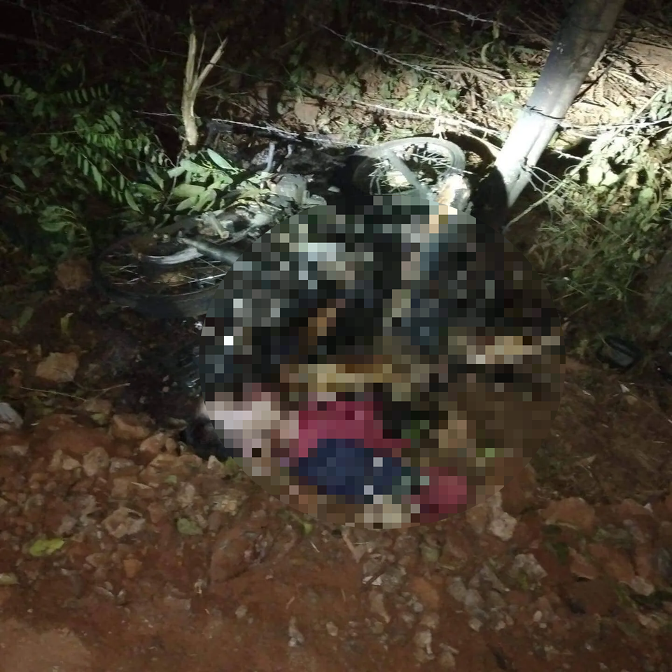 Phát hiện thi thể nam thanh niên bị đốt cháy bên cạnh xe máy - 1 Phát hiện thi thể nam thanh niên bị đốt cháy bên cạnh xe máy - 1