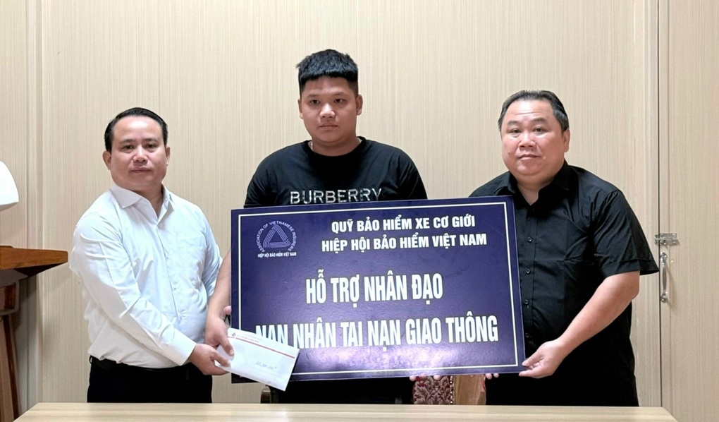 Quỹ Bảo hiểm xe cơ giới hỗ trợ 155 triệu đồng cho nạn nhân tai nạn giao thông tại Lạng Sơn - 1 Quỹ Bảo hiểm xe cơ giới hỗ trợ 155 triệu đồng cho nạn nhân tai nạn giao thông tại Lạng Sơn - 1